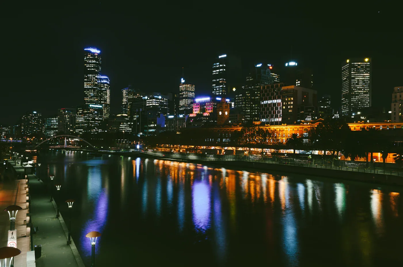 Melbourne skyline and the Yarra River at night